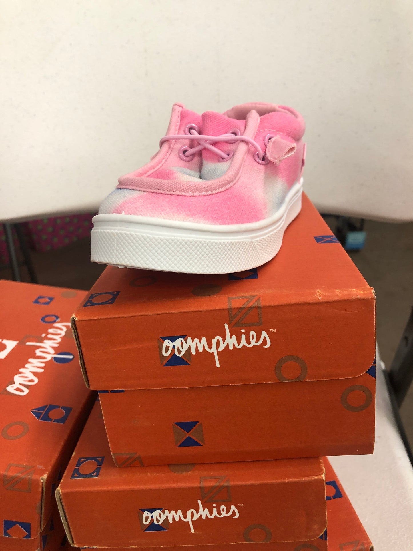 Girls Parker Girls Pink Tye Dye Shoe by Oomphies