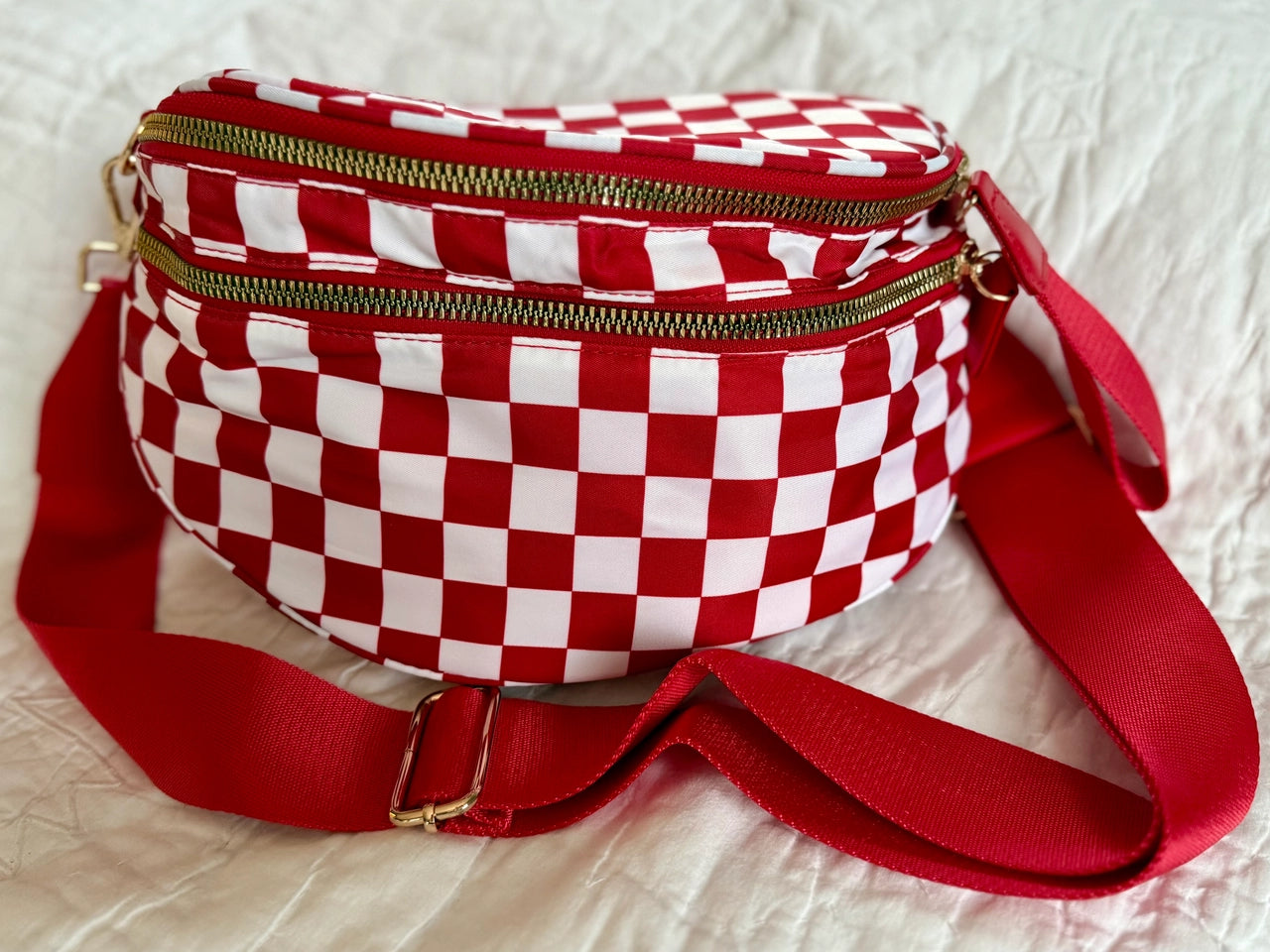 Ladies Farah Checkered Print Wide Strap Crossbody Bag-Red/White