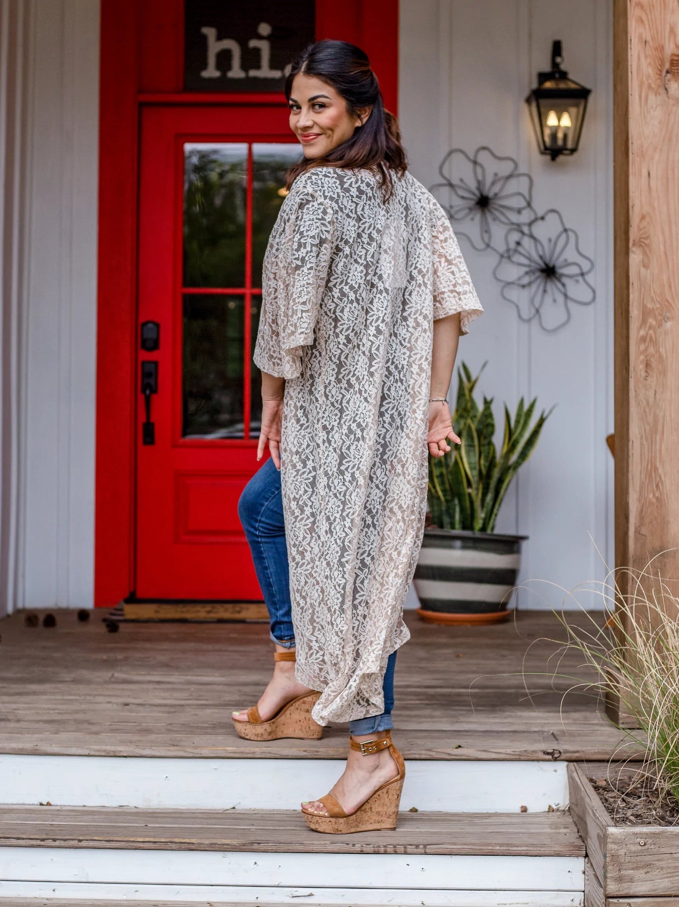 Ladies Grace & Emma Joining the Gypsies Beige Lace Duster