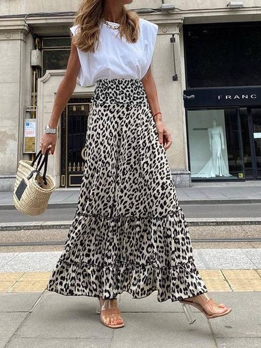 Ladies Leopard Print Large Hem Skirt-Black